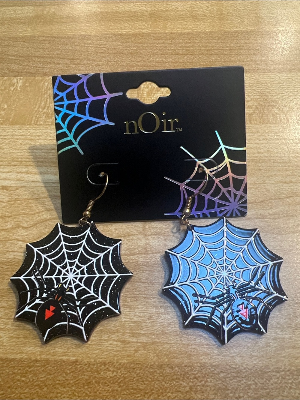 #3116* nOir Jewelry Black & Blue Spider Web Dangle Earrings W/Spider Accents - Picture 3 of 17